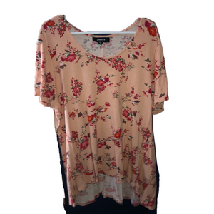 Chelsea Studio - Women’s Short Sleeve T-Shirt - Size 2X (26-28) - Barley Worn.